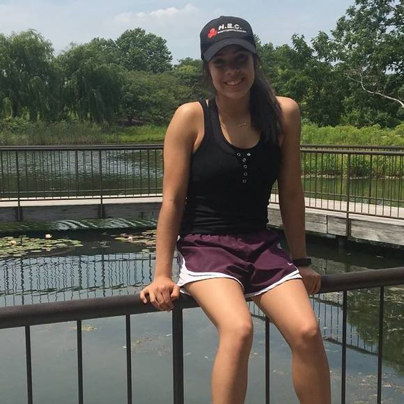 Meet your Posher, Karina - Picture 1 of 1